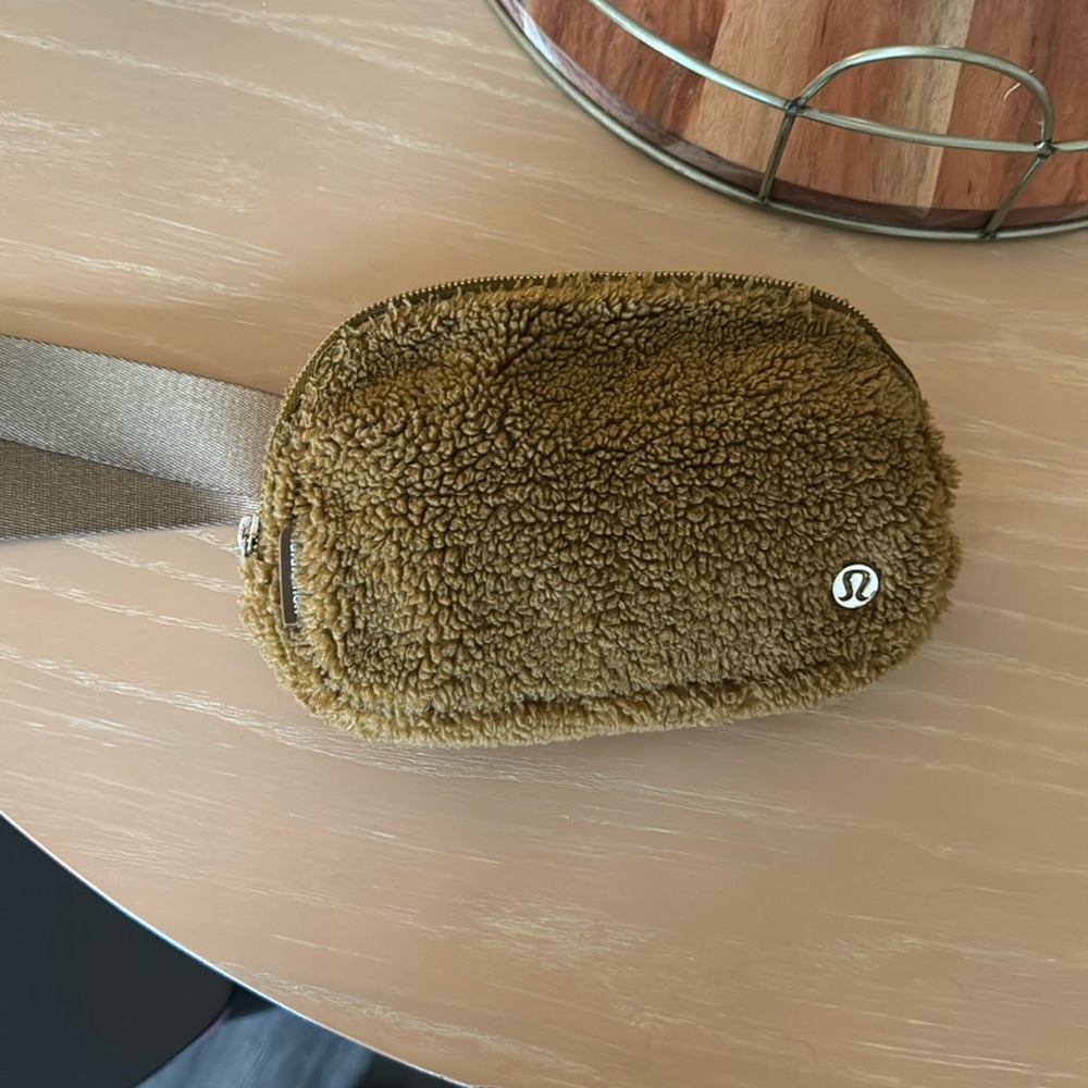 Lululemon belt bag
